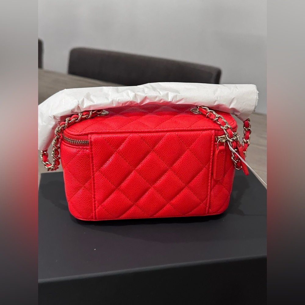 CHANEL Classic Long Vanity with Chain - Picture 4 of 15